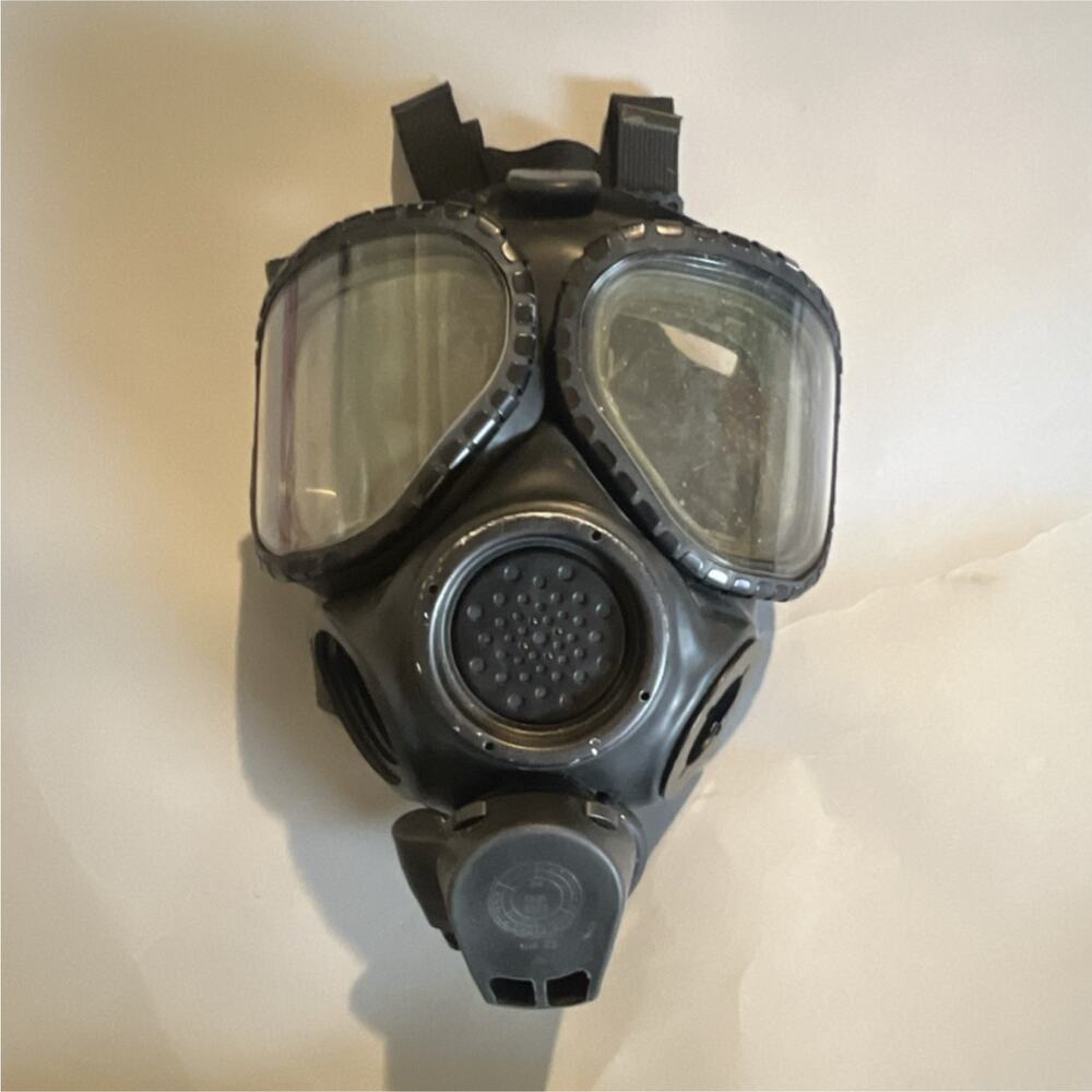 MSA C1 Full Face Respirator Gas Mask w/ Dual Lenses & Head Harness